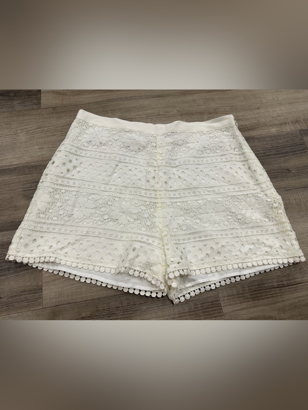 cupcakes & cashmere White Crochet High-Waist Lace Shorts